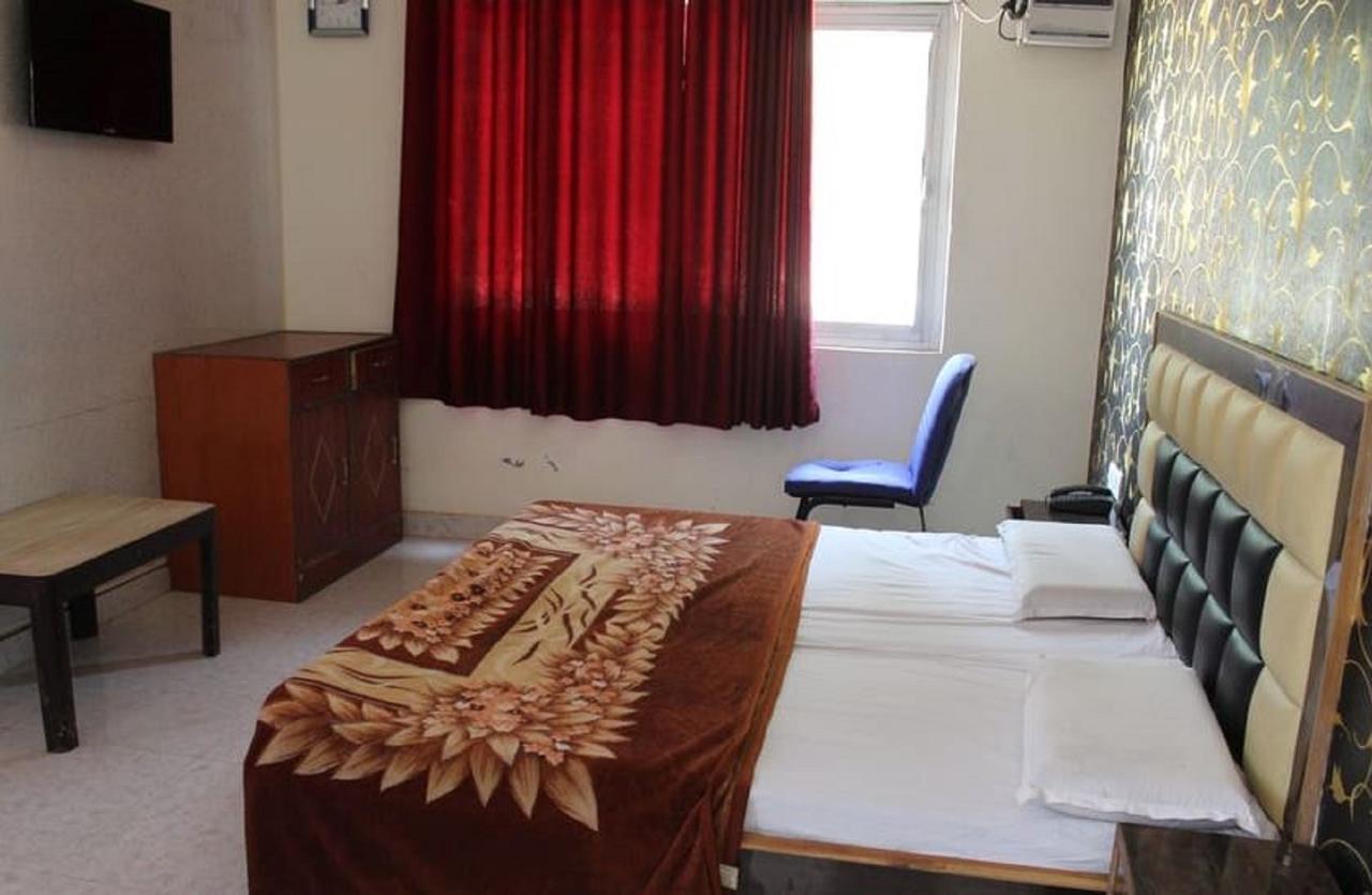 Hotel Apsara , By Soank Hospitality Haridwār Buitenkant foto
