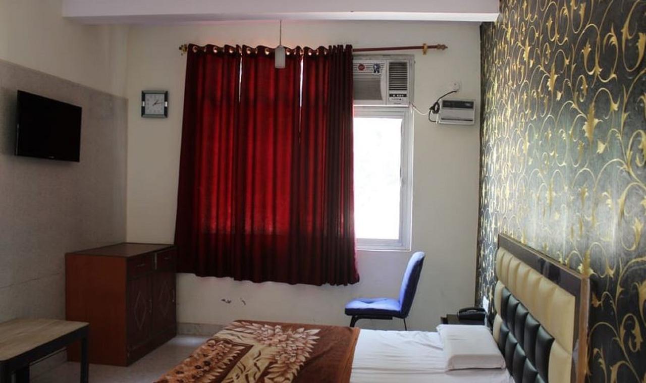 Hotel Apsara , By Soank Hospitality Haridwār Buitenkant foto